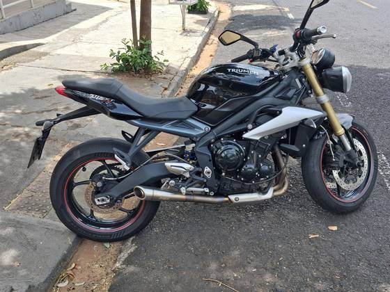 TRIUMPH STREET TRIPLE 675 ABS 